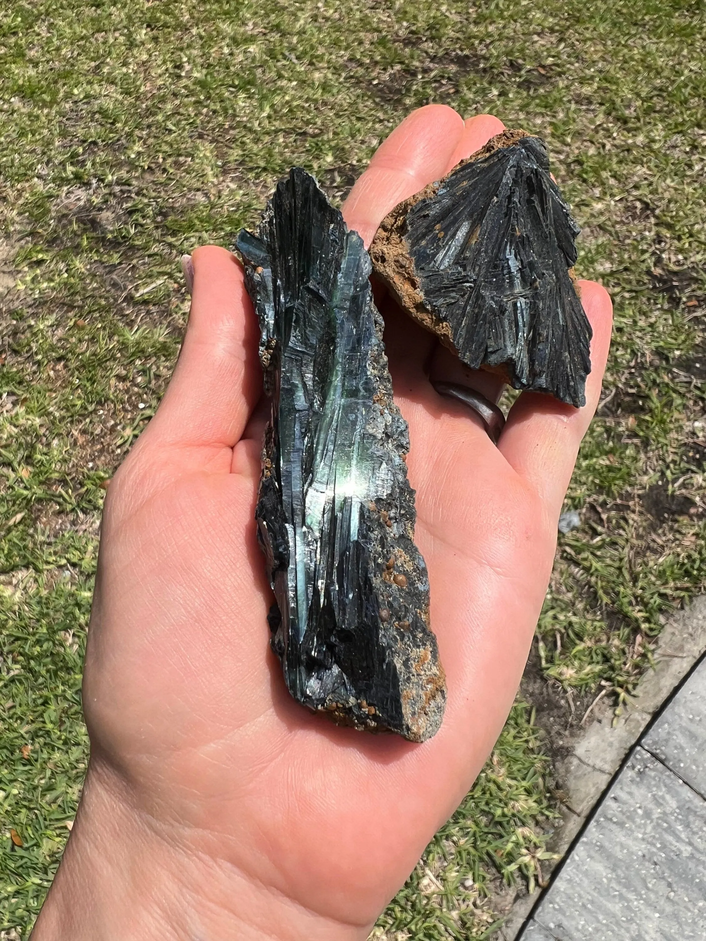 2 natural Vivianite clusters. Total weight 150grams