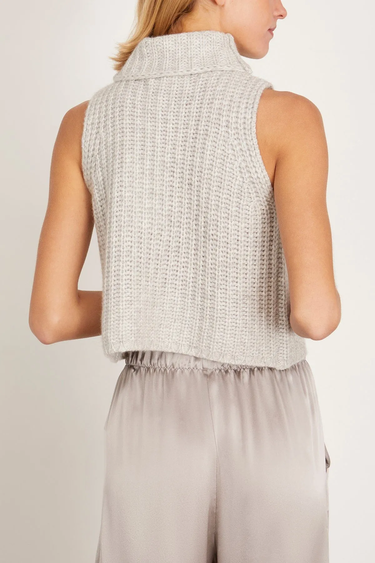 Saige Cropped Turtleneck in Foggy