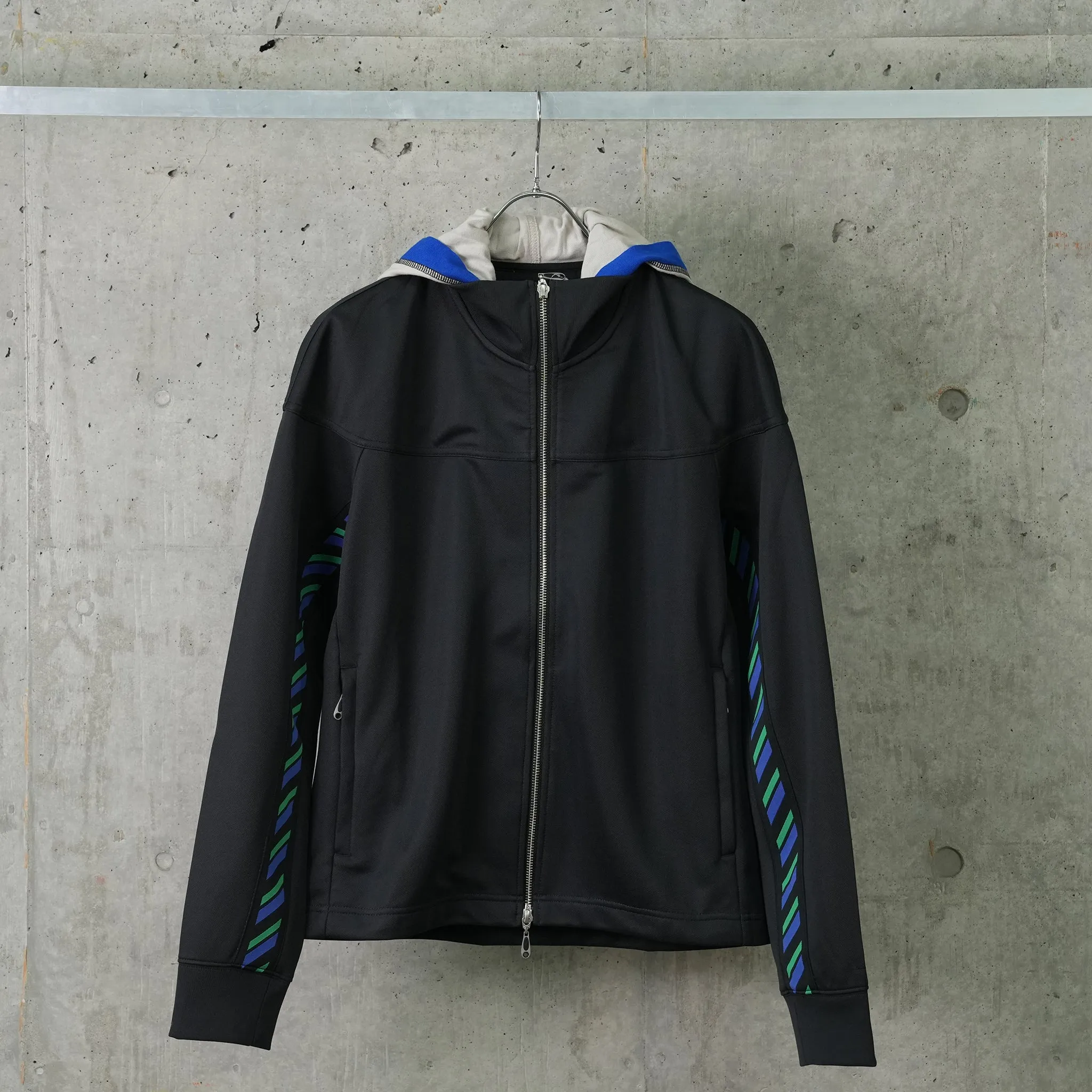 STYRAX TRACK JACKET / 001:ANTHRACITE