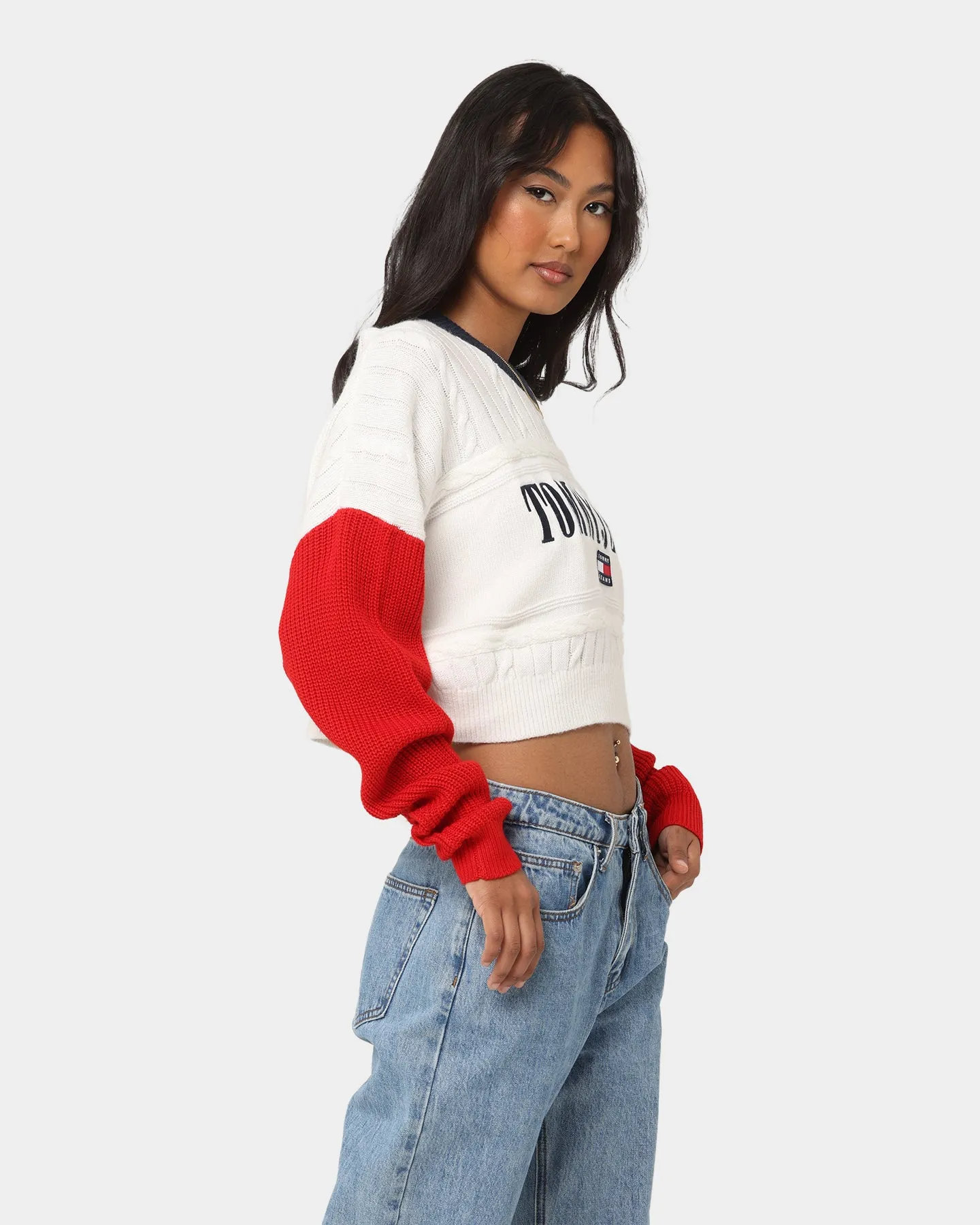 Tommy Jeans Women's TJW Relaxed Crop Archive Sweater Deep Crimson