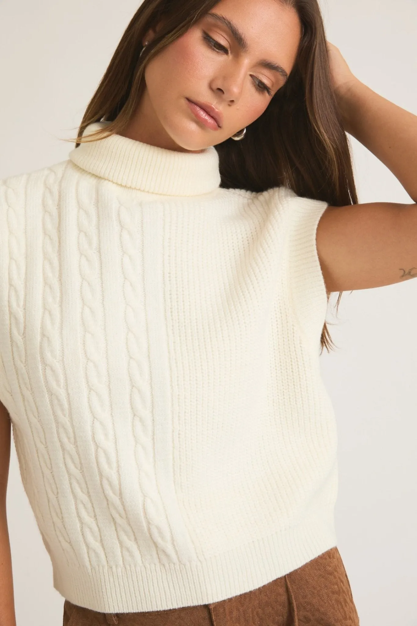 Turtle neck sweater in White