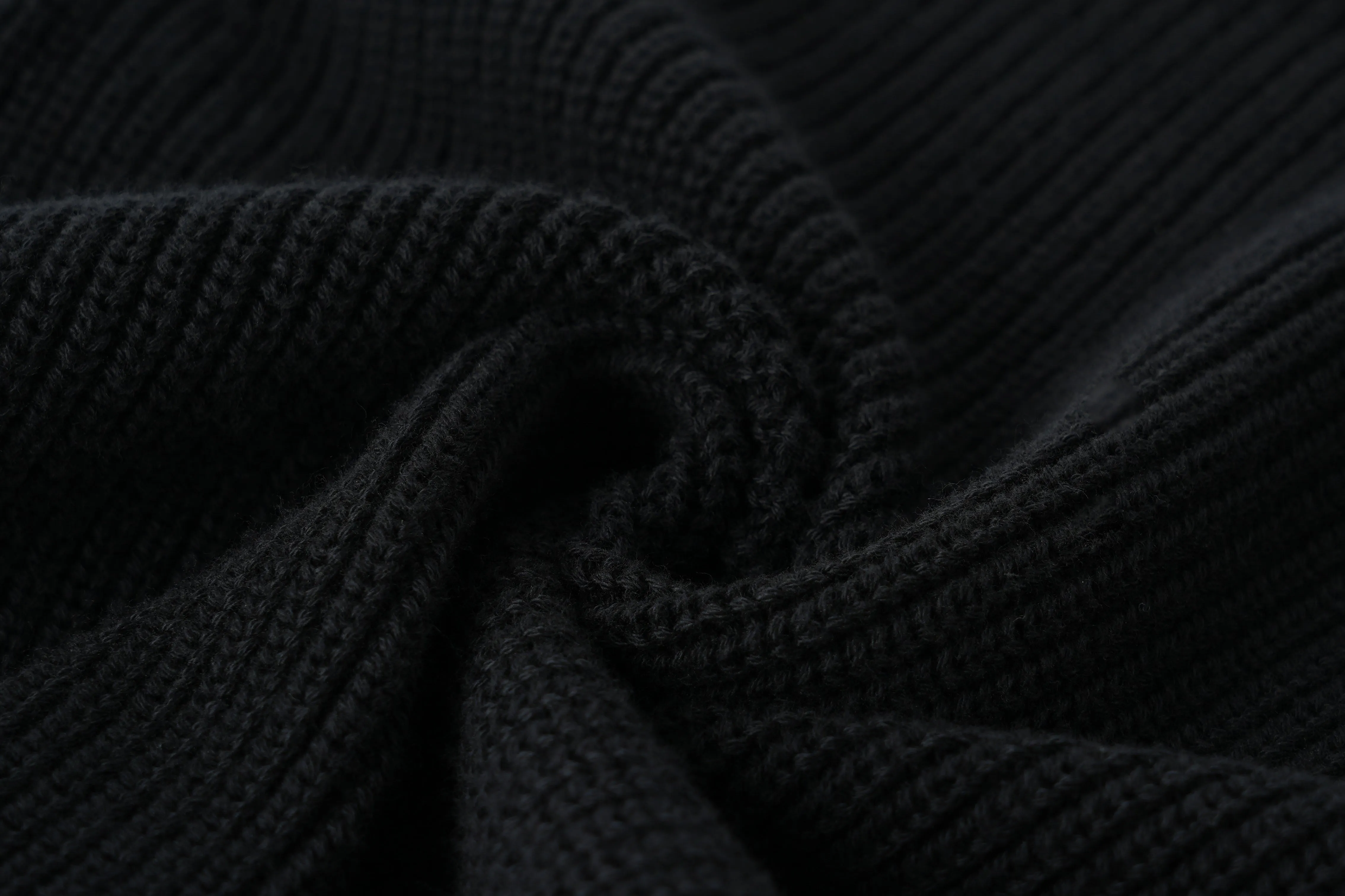 turtleneck sweater - black